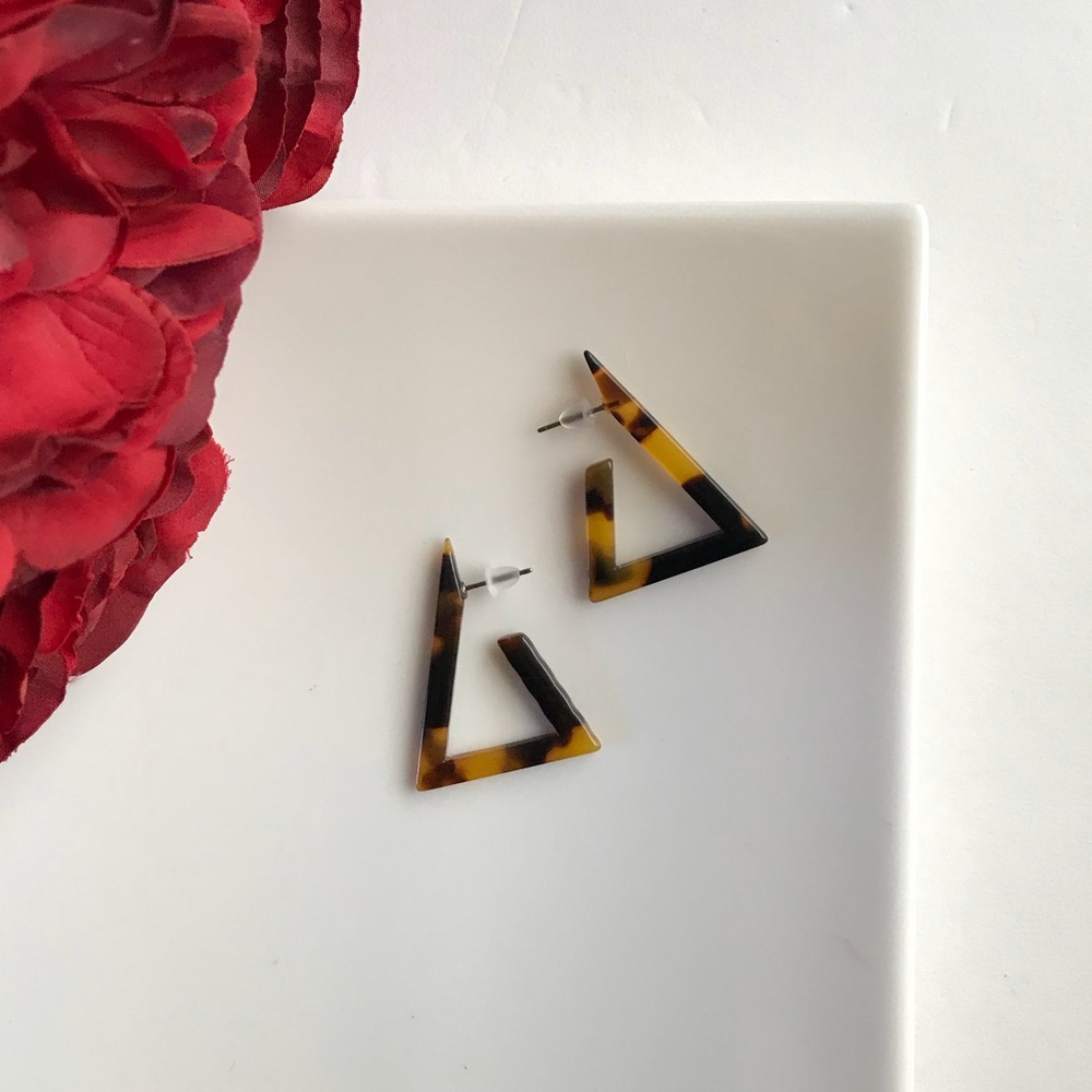 🔴 3/30$ Triangle Brown Tortoise Stud Earrings